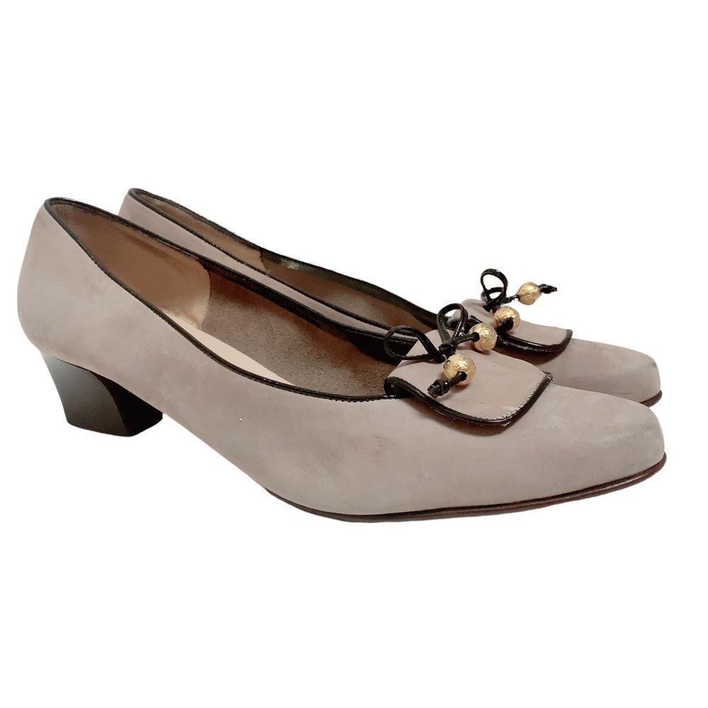 SALVATORE FERRAGAMO GRAY SHOES SZ 8.5 A2 Women's Gold Accent Black Trim Office